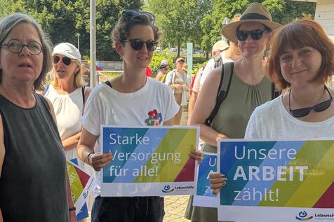 Protest in Hannover: Lebenshilfe Grafschaft Diepholz demonstriert für den Erhalt des Sozialstaates