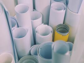 Ofengemüse und Papierblumen